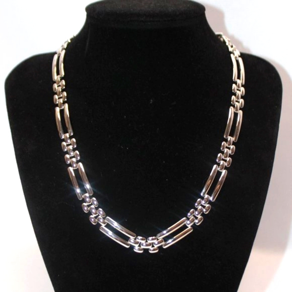 Vintage Monet Silver Tone Collar Necklace